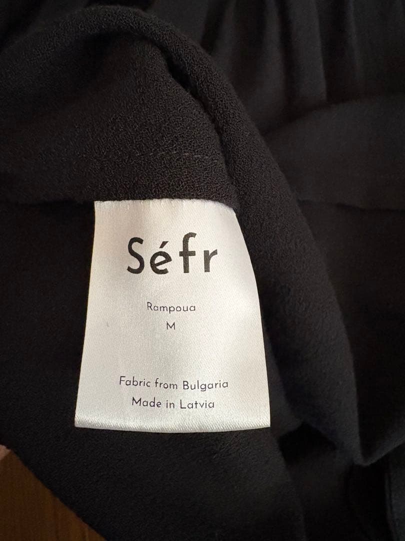 Séfr 黒 長袖シャツ バックプリーツ