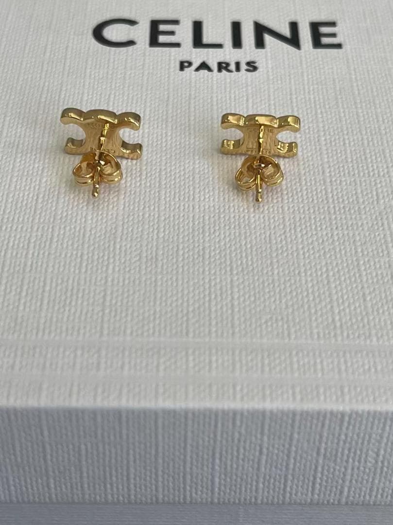 セリーヌ トリオンフ スタッズ ピアス　ゴールド