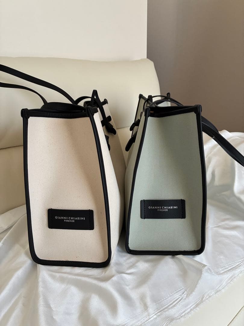 【極美品】GIANNI CHIARINI トートバッグ アイボリー ブルーグレー