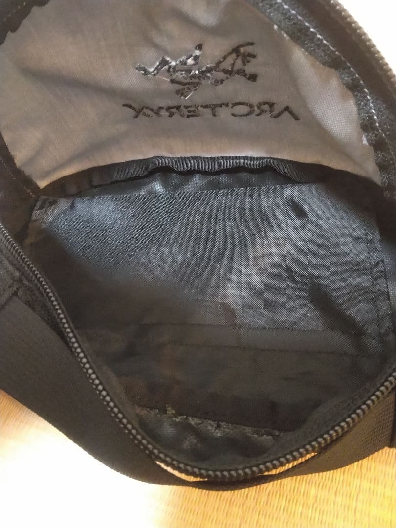 ARC'TERYX urban fanny beams　グレー×ブラック