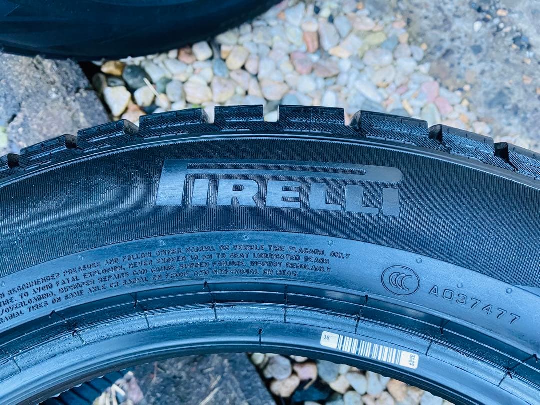 ①しろ！ピレリ 225/55R17 アイスアシンメトリコプラス