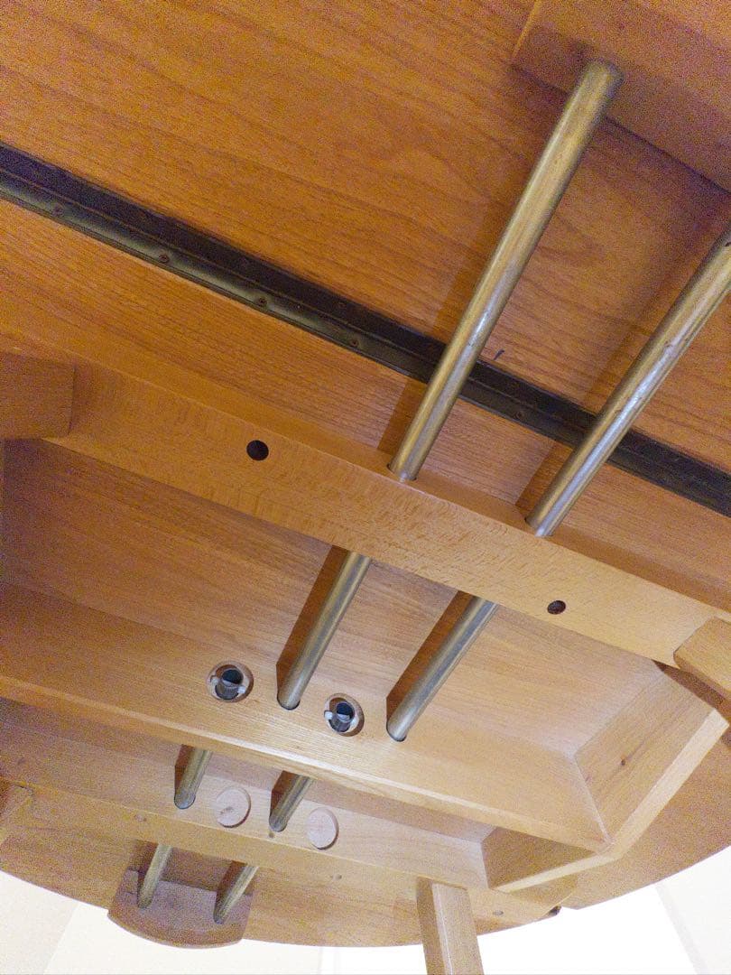 アーコール(Ercol)のドロップリーフテーブル(バタフライテーブル)