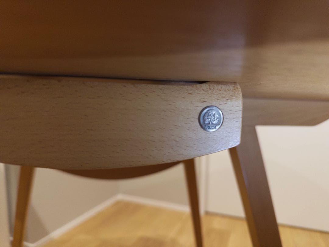 アーコール(Ercol)のドロップリーフテーブル(バタフライテーブル)