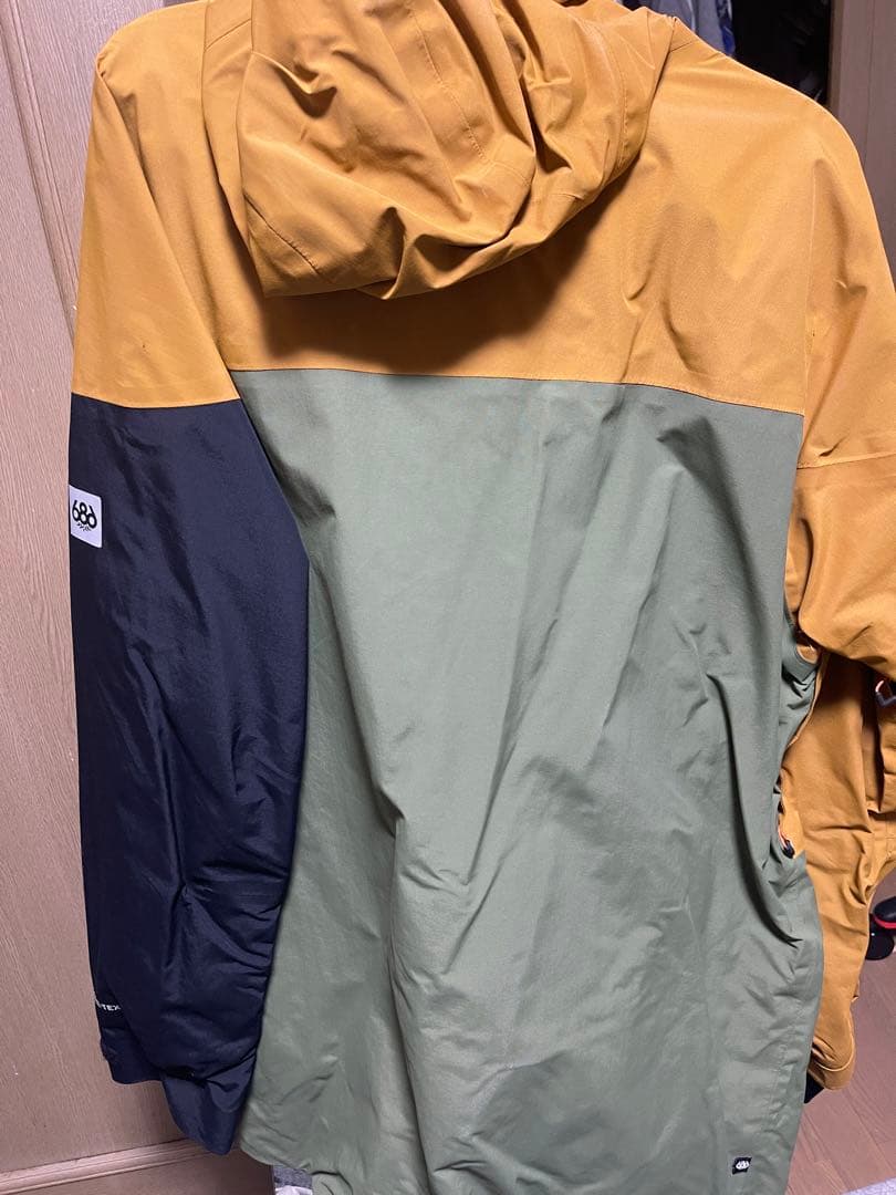 686 ゴアテックス　スノボウェア　Ｌサイズ　ムラサキ購入正規品