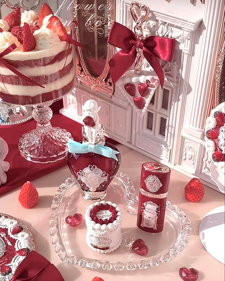 【新品2点セット】フラワーノーズ　ストロベリーキューピッド　パフューム　香水　苺