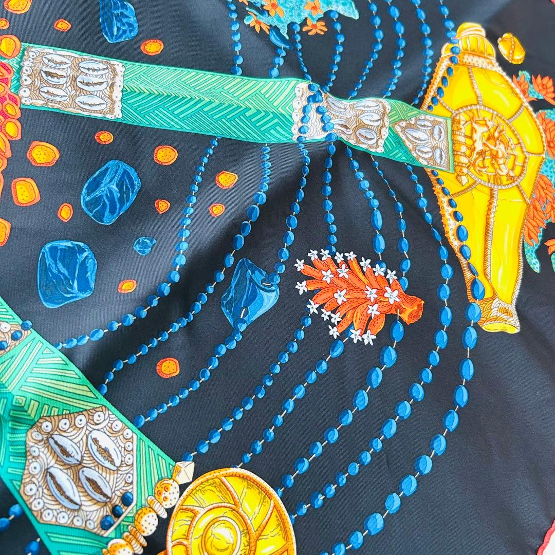 極美品【名品】珊瑚の小道　カレ90　エルメス　HERMES　黒　オレンジ　珊瑚