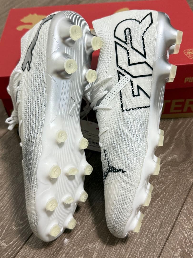 新品 プーマ スパイク FUTURE 7 ULTIMATE HG/AG 26.5