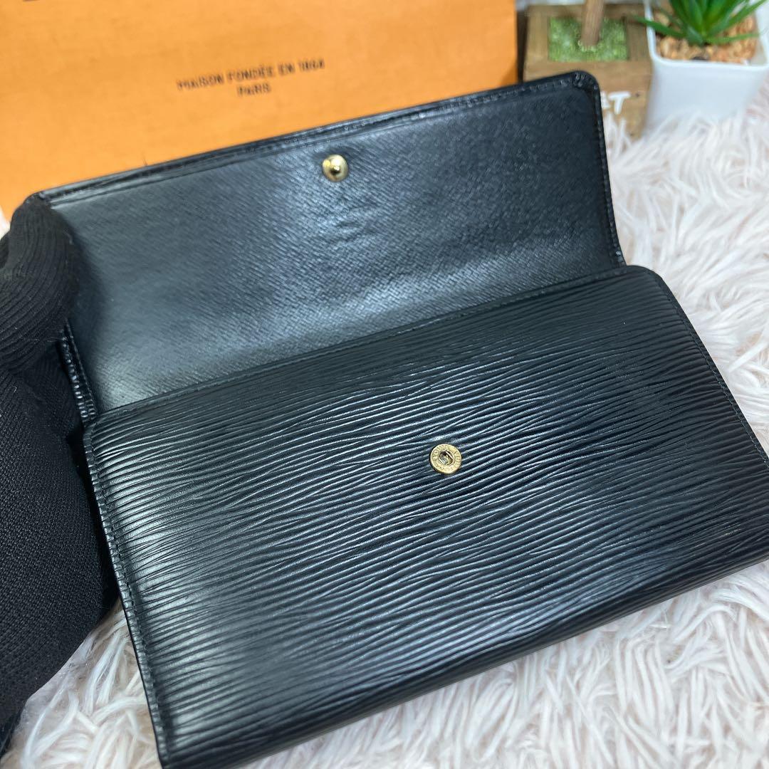 美品 ルイヴィトン エピ ポルト トレゾール インターナショナル 黒 長財布