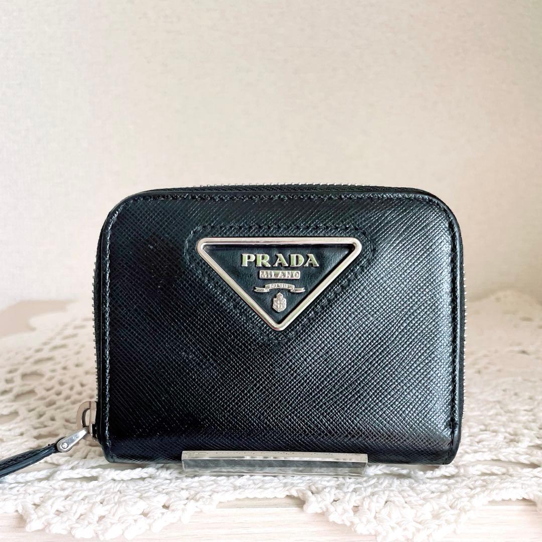 レア　PRADA サフィアーノ　トライアングル　コンパクトウォレット　ブラック