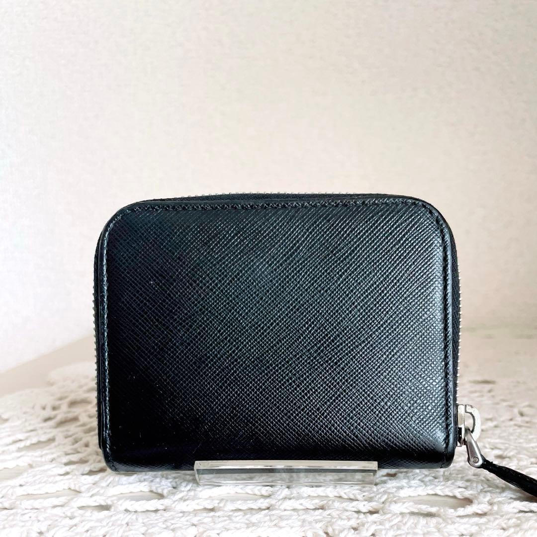 レア　PRADA サフィアーノ　トライアングル　コンパクトウォレット　ブラック