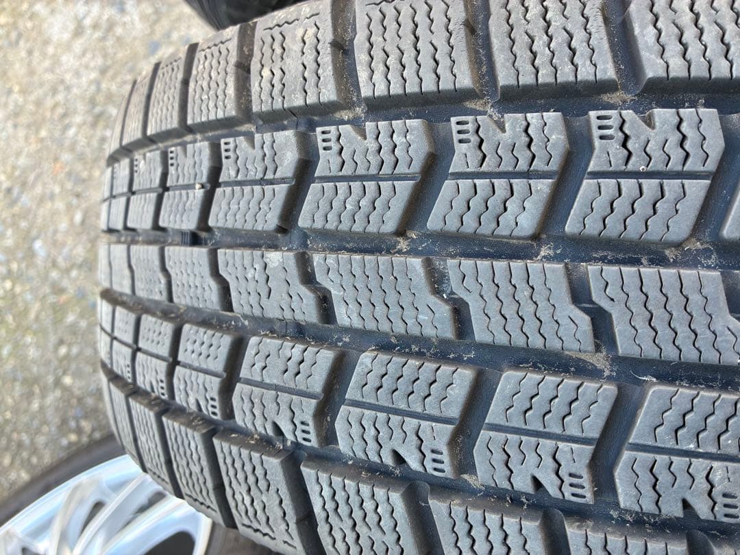 送料込　バリ山　プリウス　15インチ　スタッドレス　100 5穴　+40 6.5