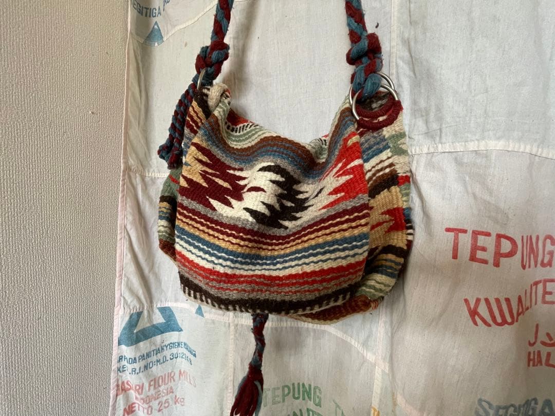 BEAMS CHAMULA / ウール製ボディBAG