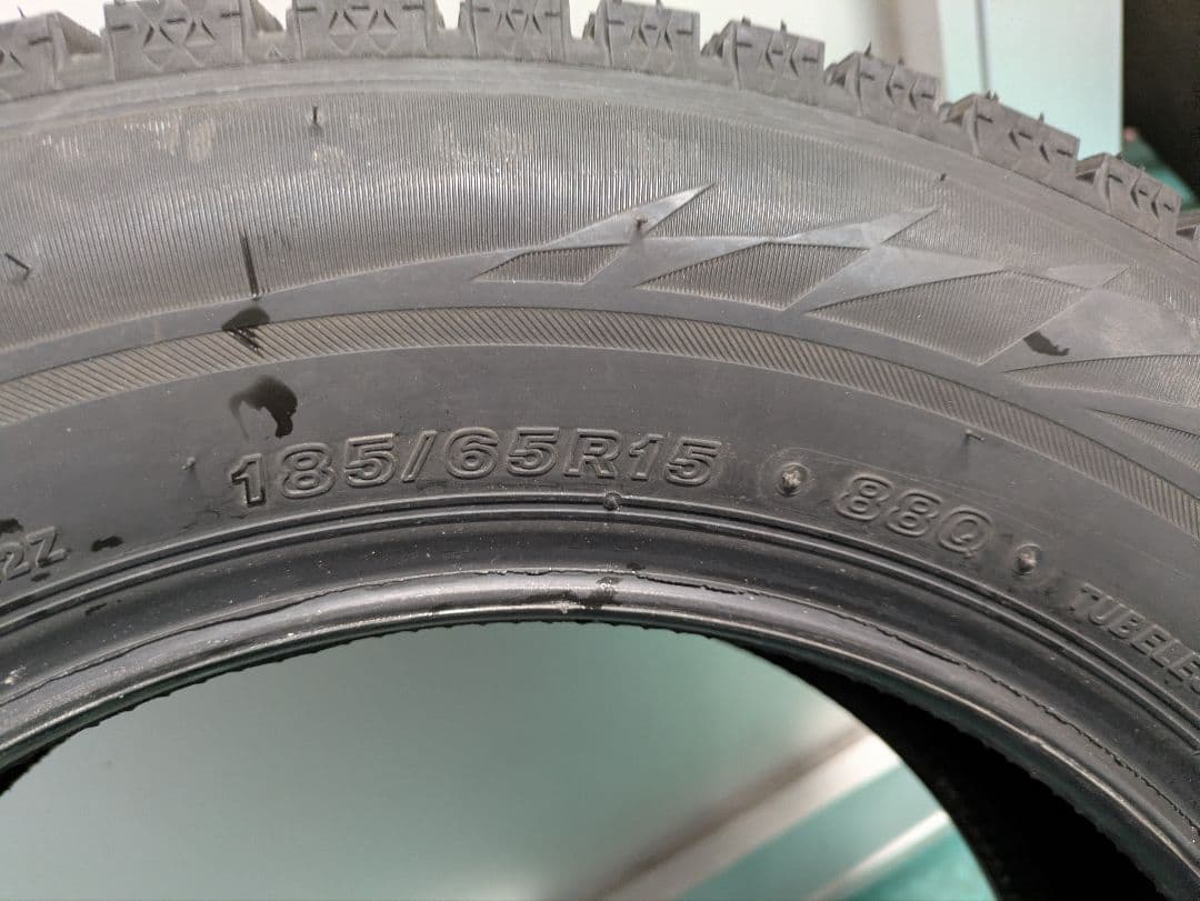 185/65R15　スタッドレスタイヤ　1本売り　VRX2