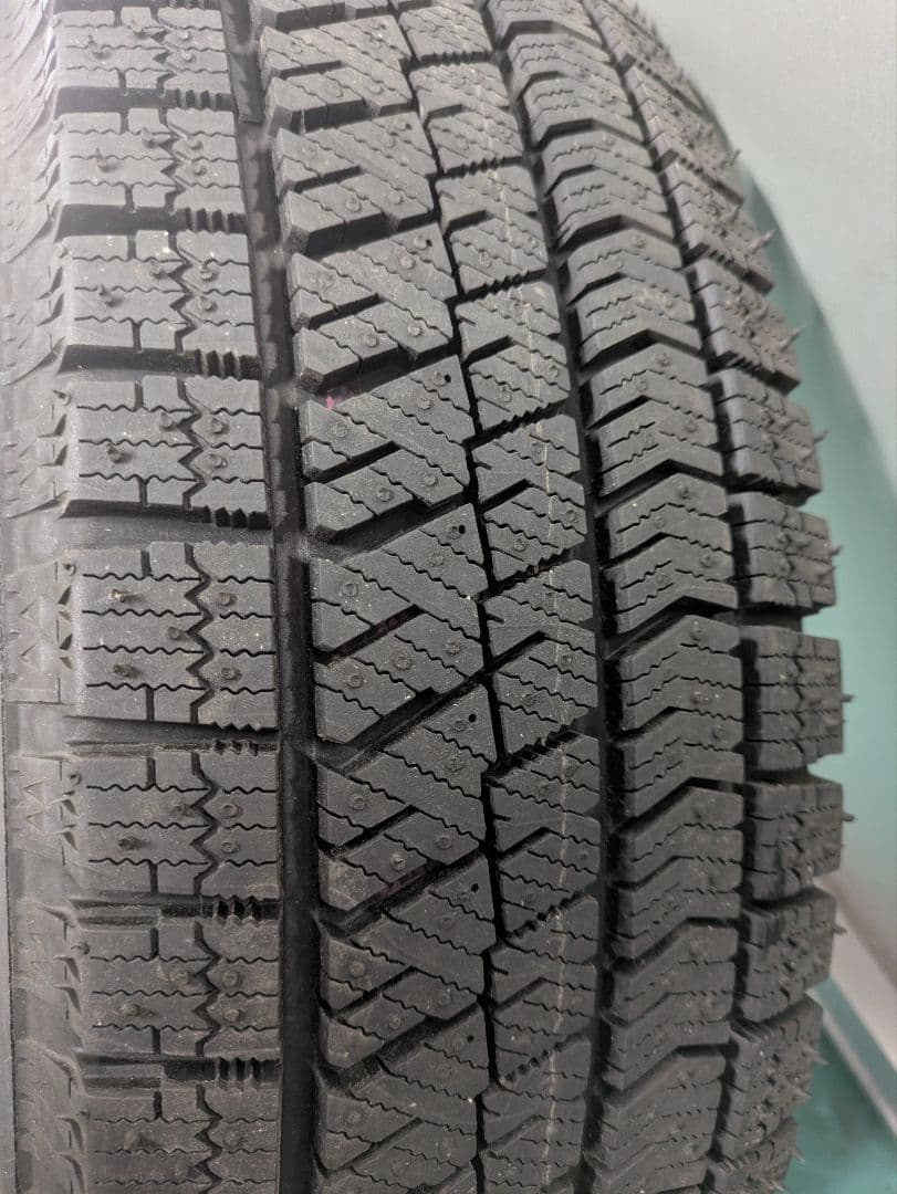 185/65R15　スタッドレスタイヤ　1本売り　VRX2