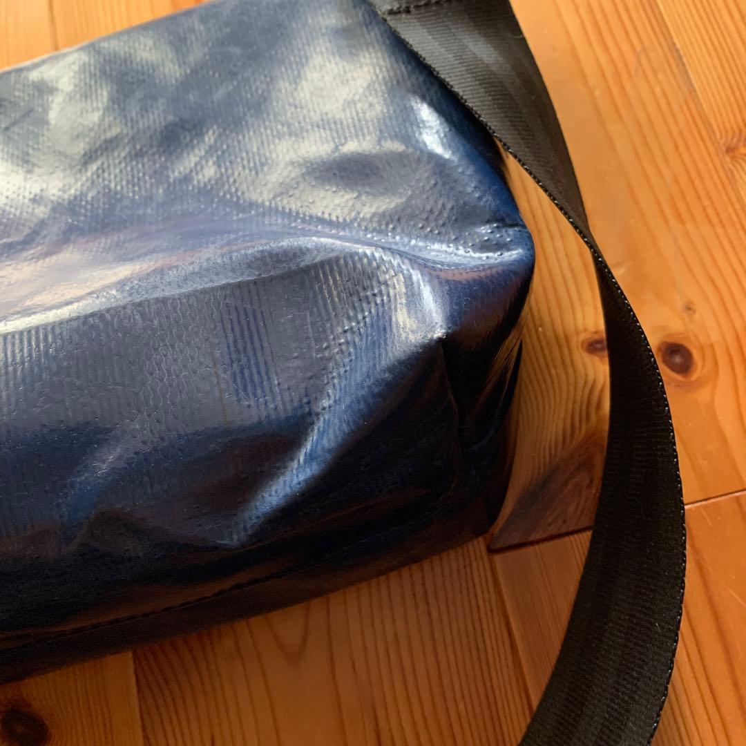 FREITAG フライターグ　メッセンジャーバッグ　ネイビー