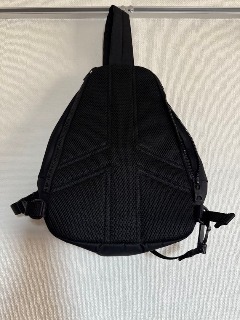 オニツカタイガー　スリングバッグ　黒
