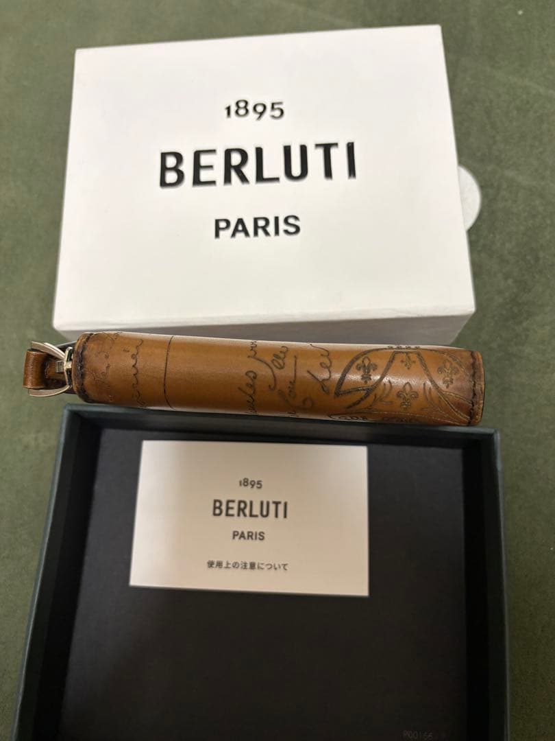き*屋様 【未使用に近い】Berluti WAPA 財布 ワパ カリグラフィ