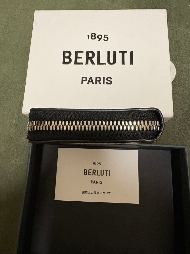 き*屋様 【未使用に近い】Berluti WAPA 財布 ワパ カリグラフィ