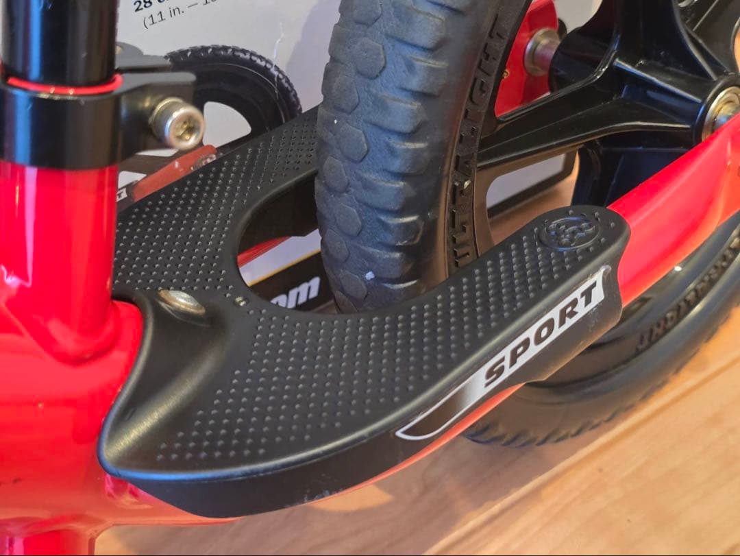 錆小　　美品　STRIDER 12 Sport バランスバイク レッド