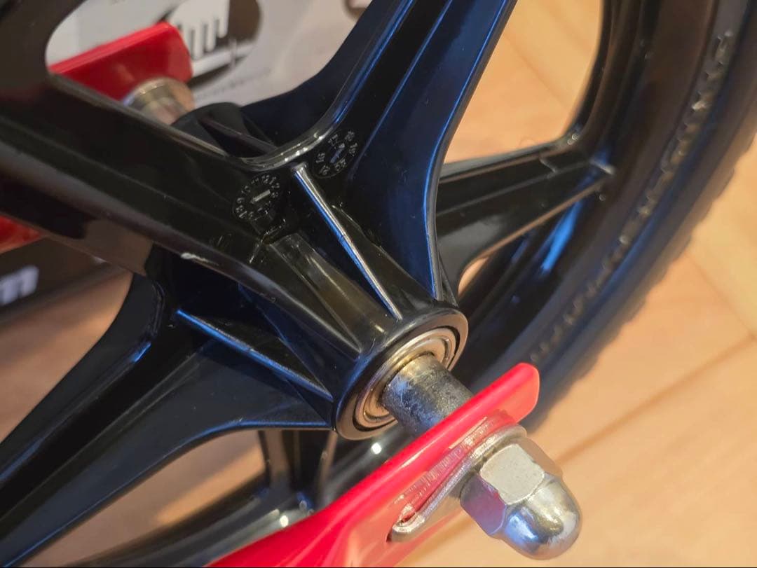 錆小　　美品　STRIDER 12 Sport バランスバイク レッド