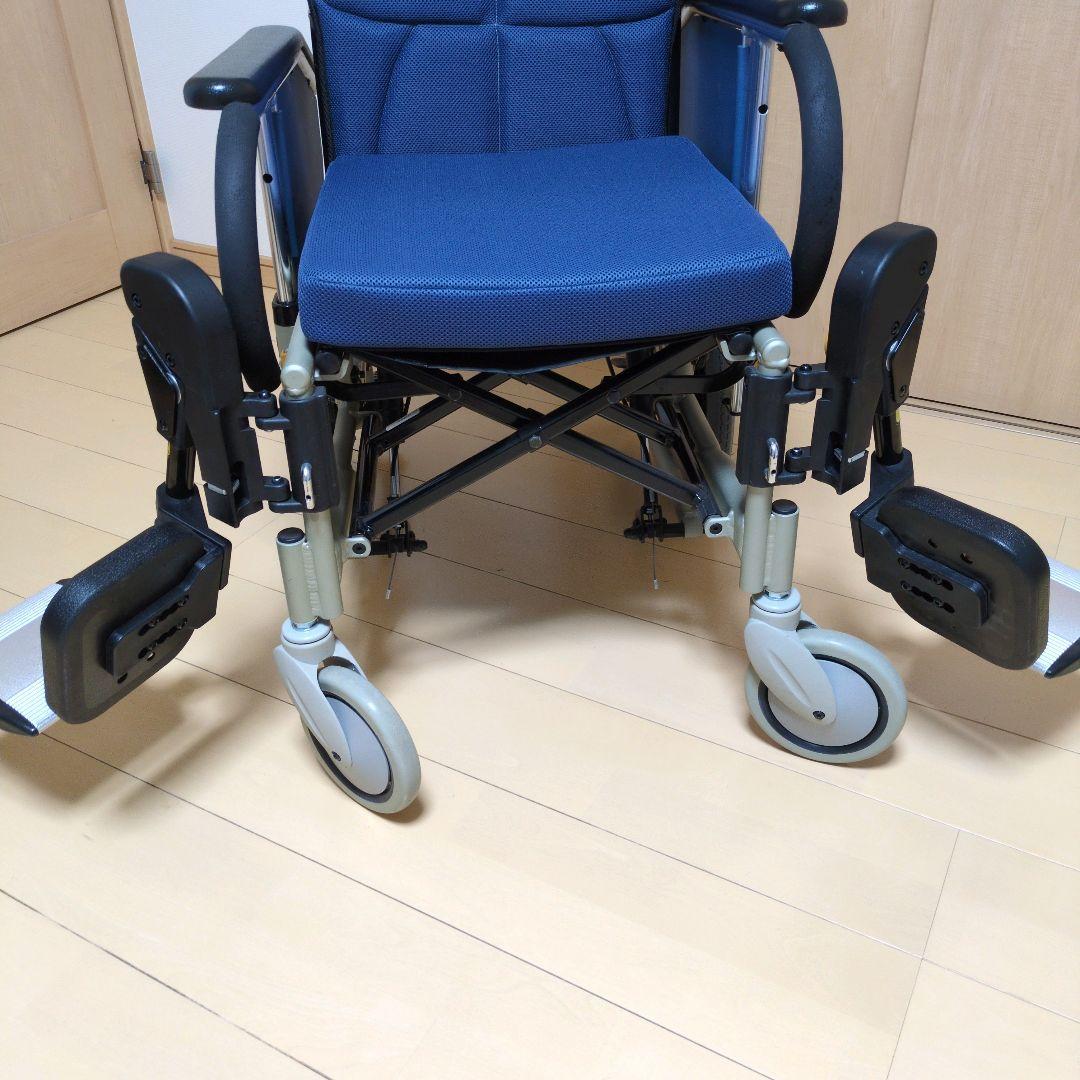 ティルト＆リクライニング連動式コンパクト車椅子　オアシス