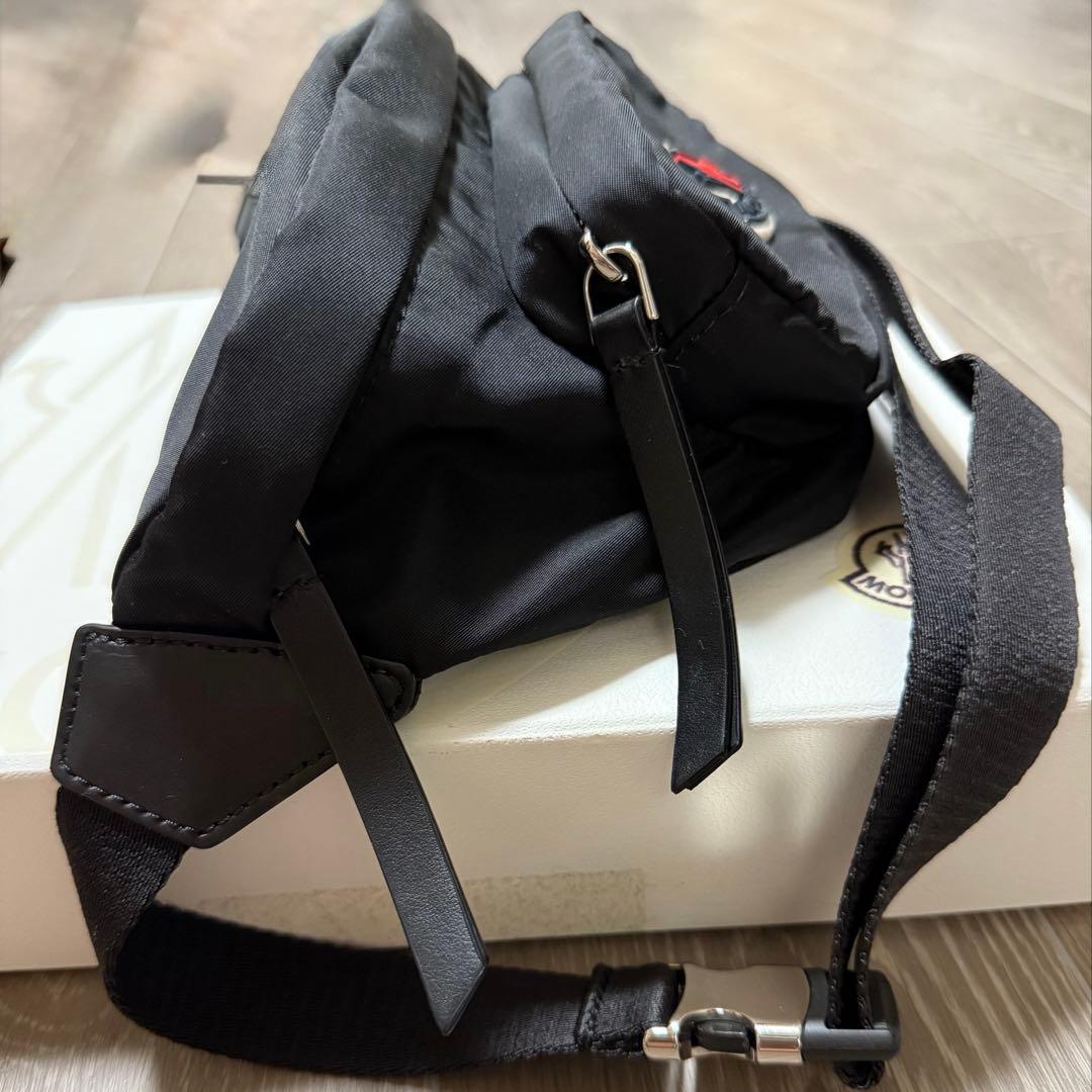 MONCLER モンクレールボディバッグ ショルダーバッグ ブラック袋付ナイロン