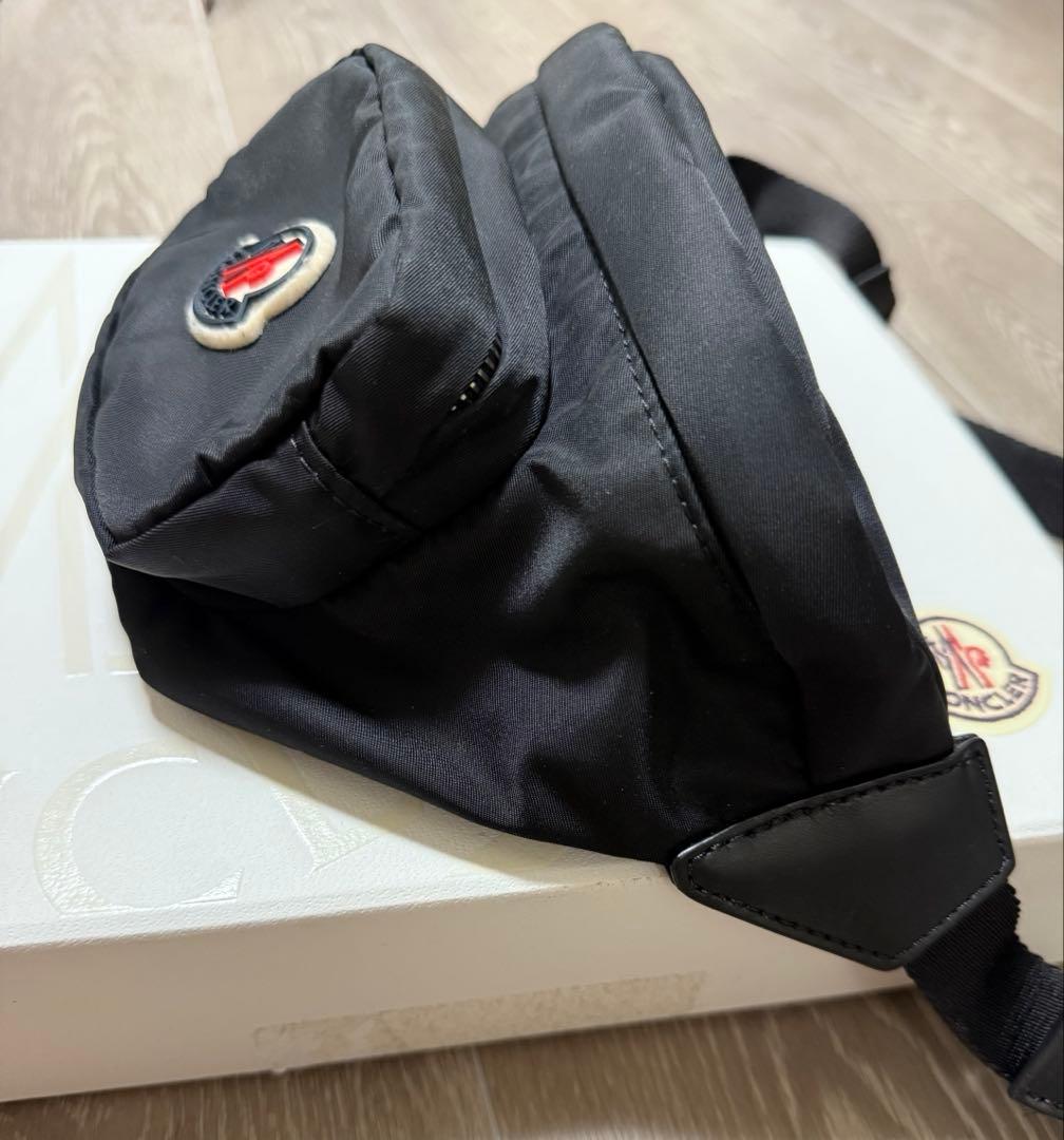 MONCLER モンクレールボディバッグ ショルダーバッグ ブラック袋付ナイロン
