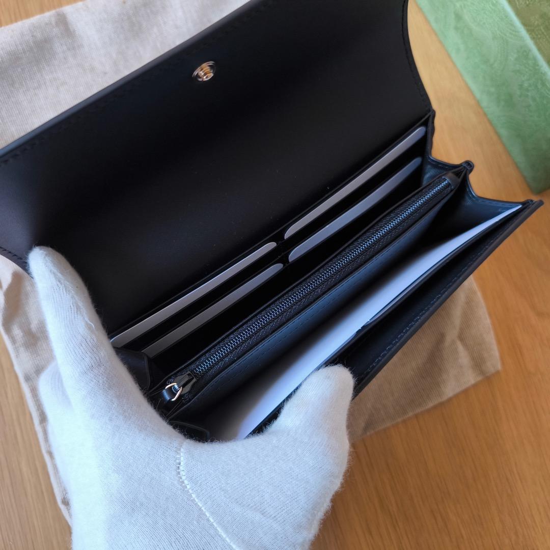 新品未使用！Gucci 人気 GGスプリーム ユニセックス 二つ折り長財布