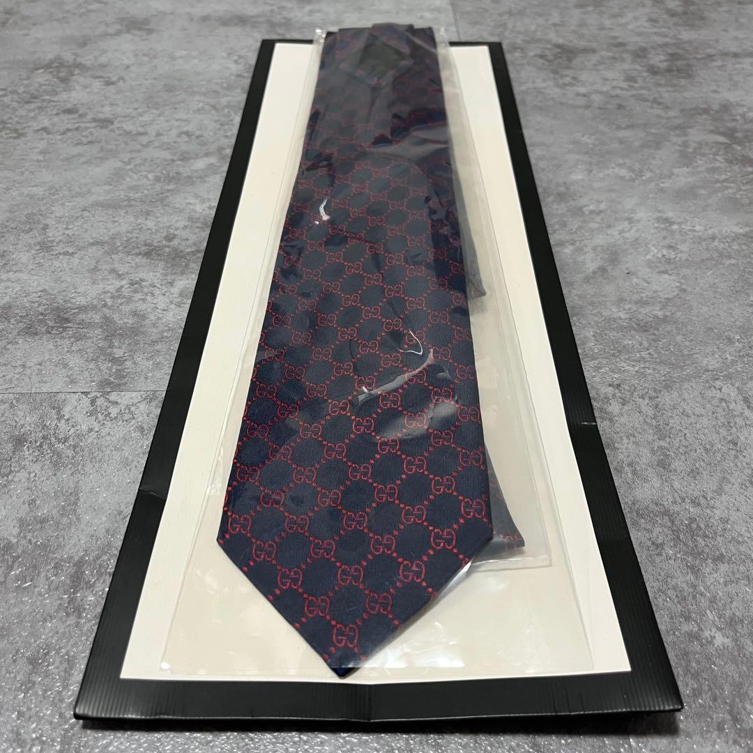 【GUCCI】GG柄ネクタイ　未使用品　最高配色　ネイビー　インターロッキング
