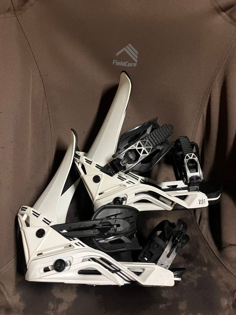 Salomon dirtrict Mサイズ 23-24