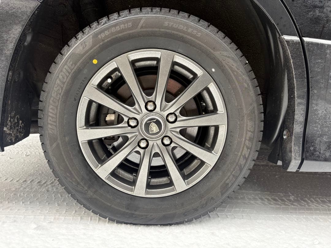高年式　ブリジストン　195/65R15 スタッドレス　ホイール付き　VRX3