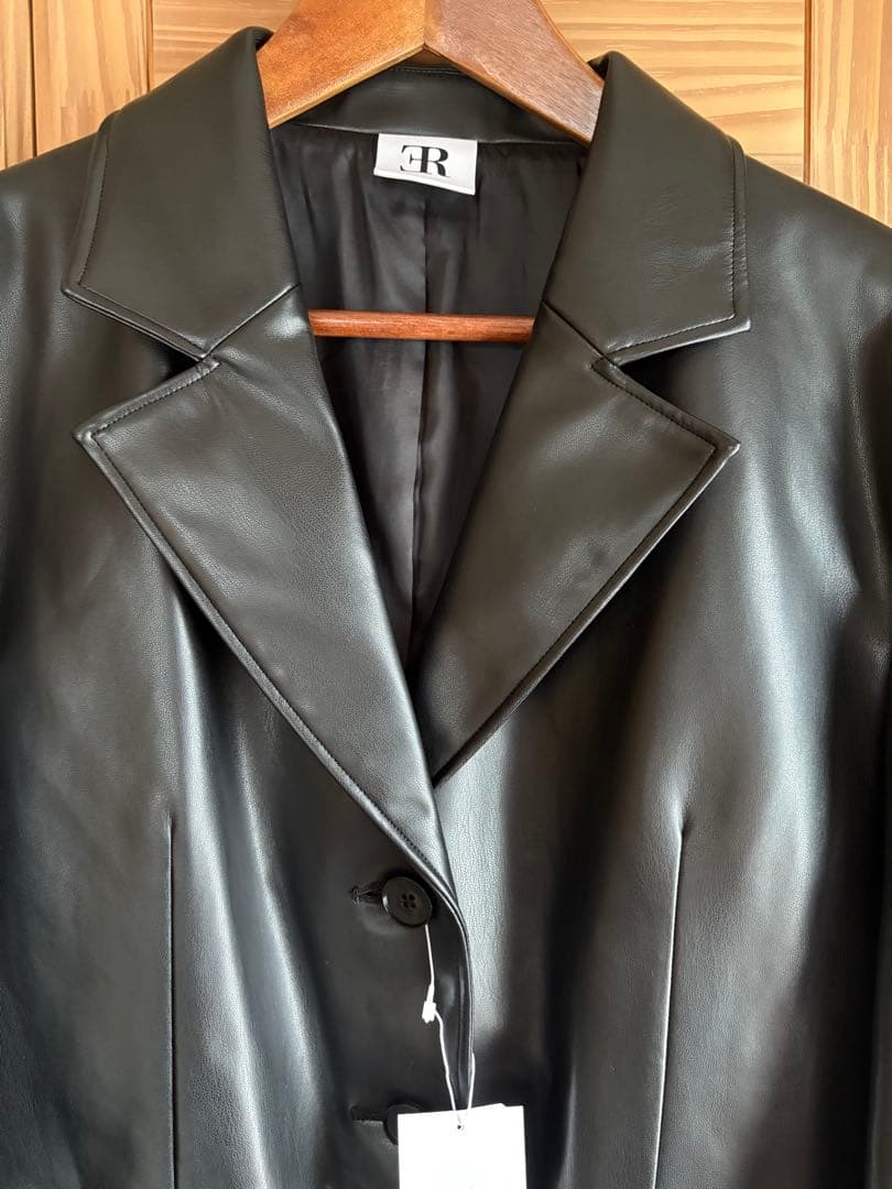 とも【タグ付新品】ER emma 合皮レザージャケット