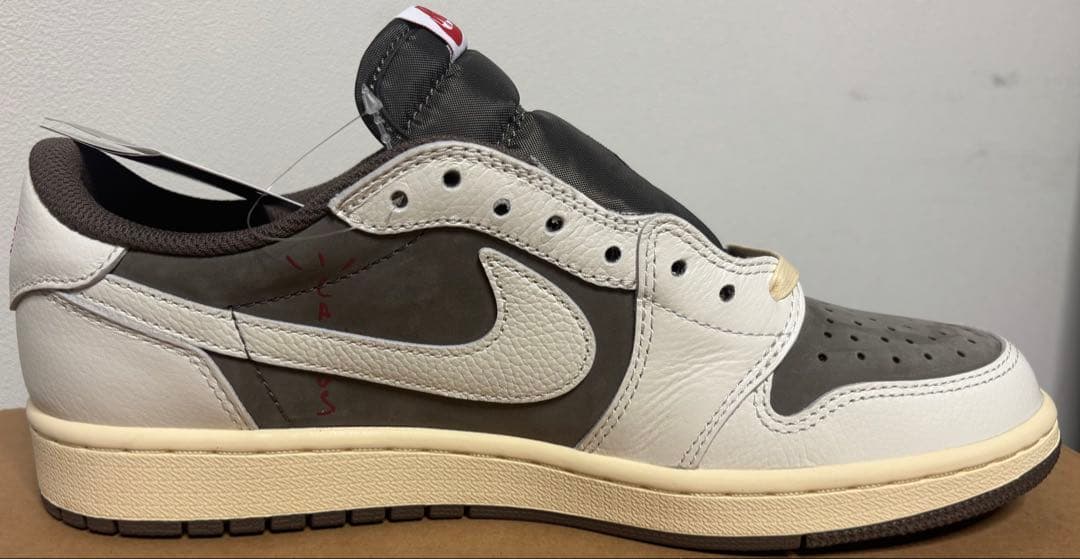 Travis Scott × Nike AJ1Low Reverse Mocha