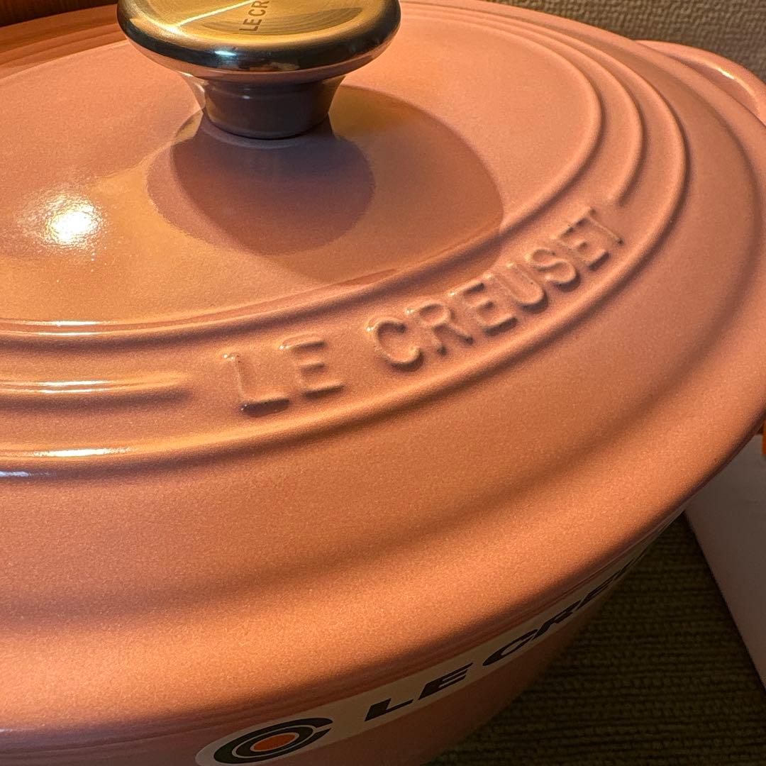 レア　新品未使用ル・クルーゼ　ココット　オーバル　25㎝　シフォン　ピンク