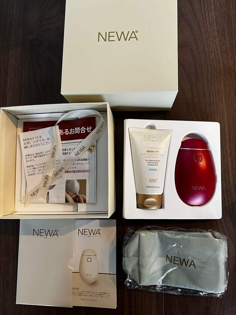ワ*ん様 【動作確認済み・極美品】NEWA 美顔器セット レッド
