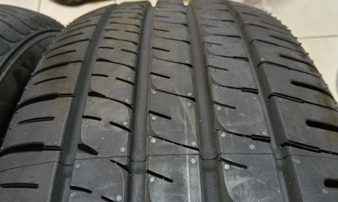 送料含その①2本未使用日本製造ダンロップエナセーブEC204　225/55R17