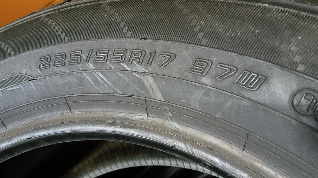 送料含その①2本未使用日本製造ダンロップエナセーブEC204　225/55R17