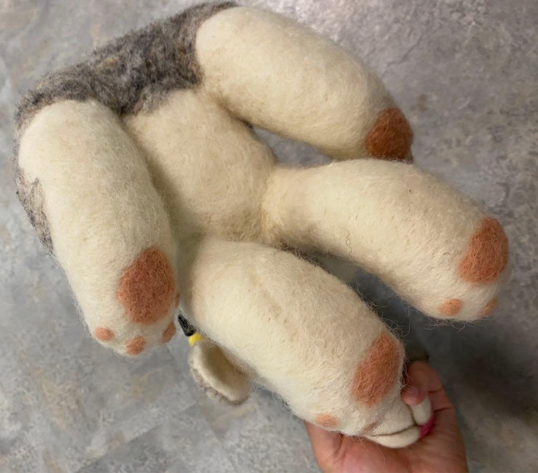 羊毛フェルト　わんちゃん　大きめ