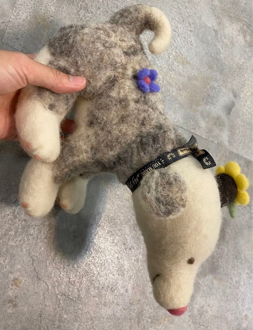 羊毛フェルト　わんちゃん　大きめ