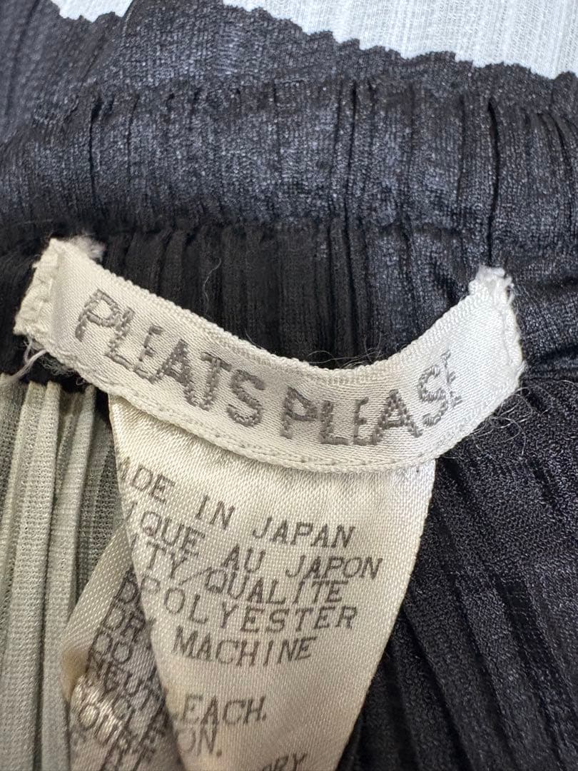 ISSEY MIYAKE PLEATS PLEASE ドット柄プリーツスカート