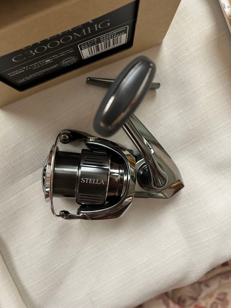 22ステラ C3000MHG スピニングリール おまけ付き