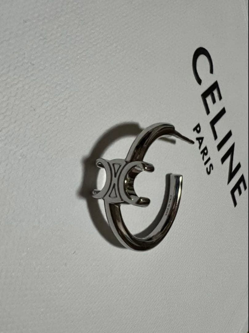 CELINE トリオンフピアス　トマティーナ様