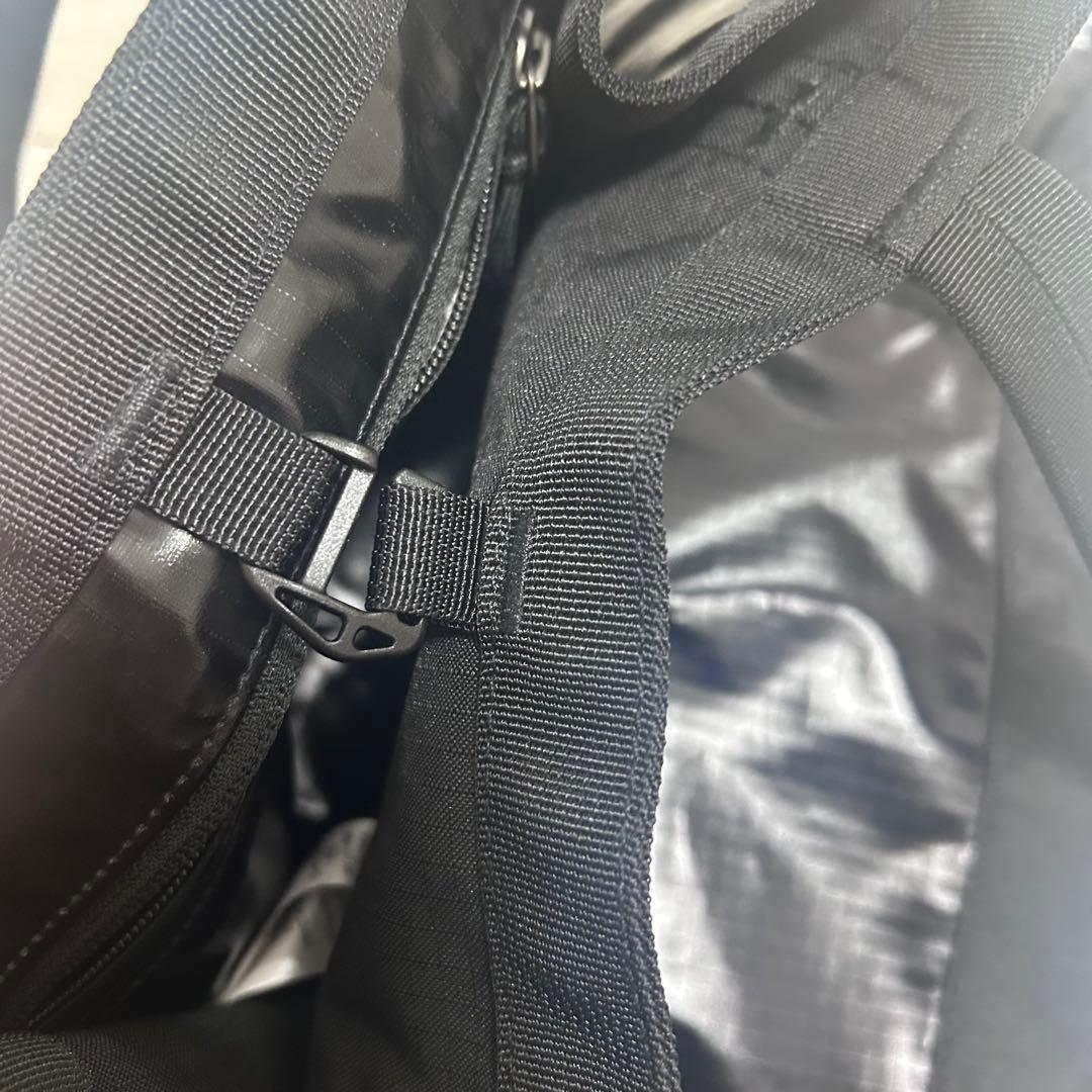 patagonia ブラック ホールトートバッグ アウトドア