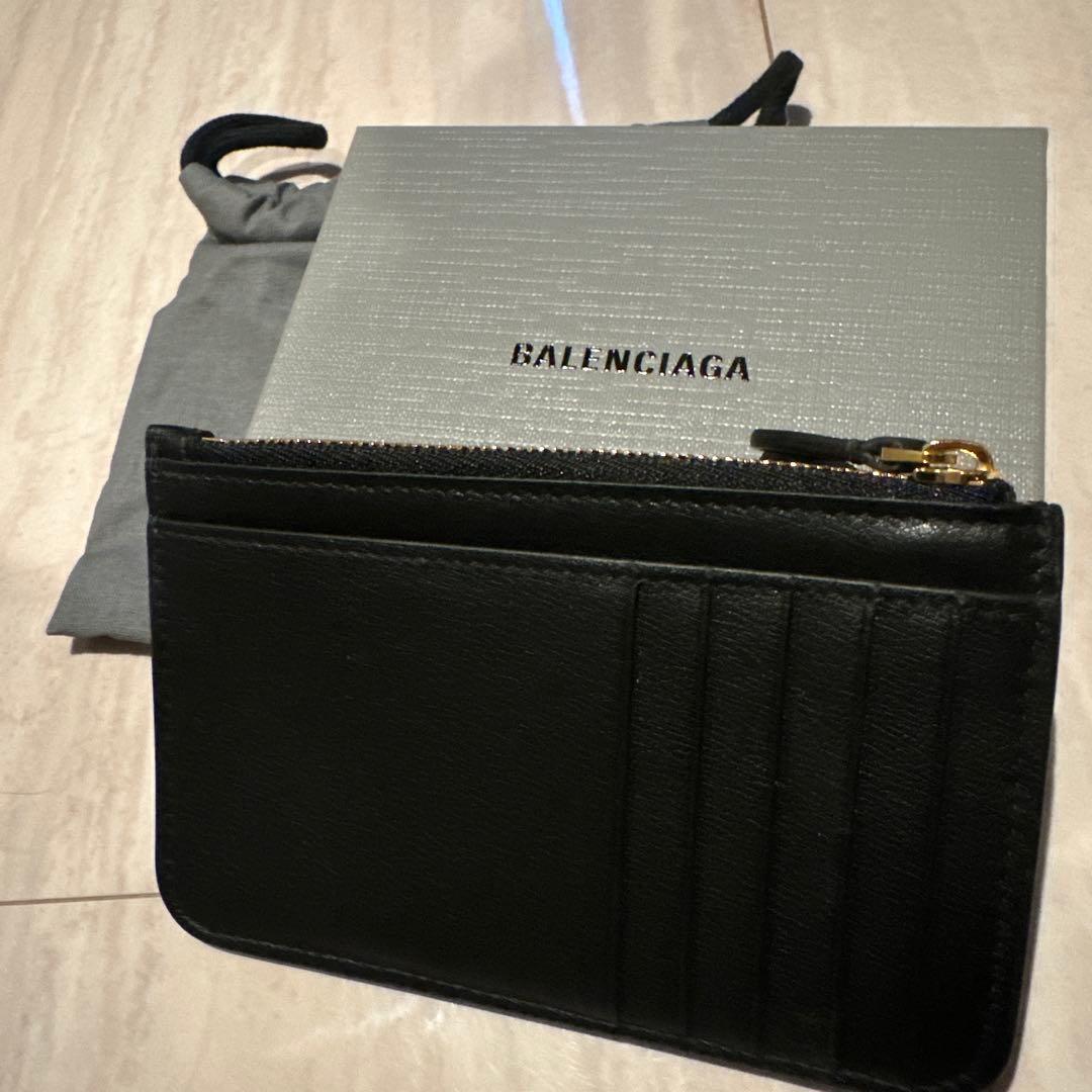 タイムセール中！BALENCIAGA ブラックケース