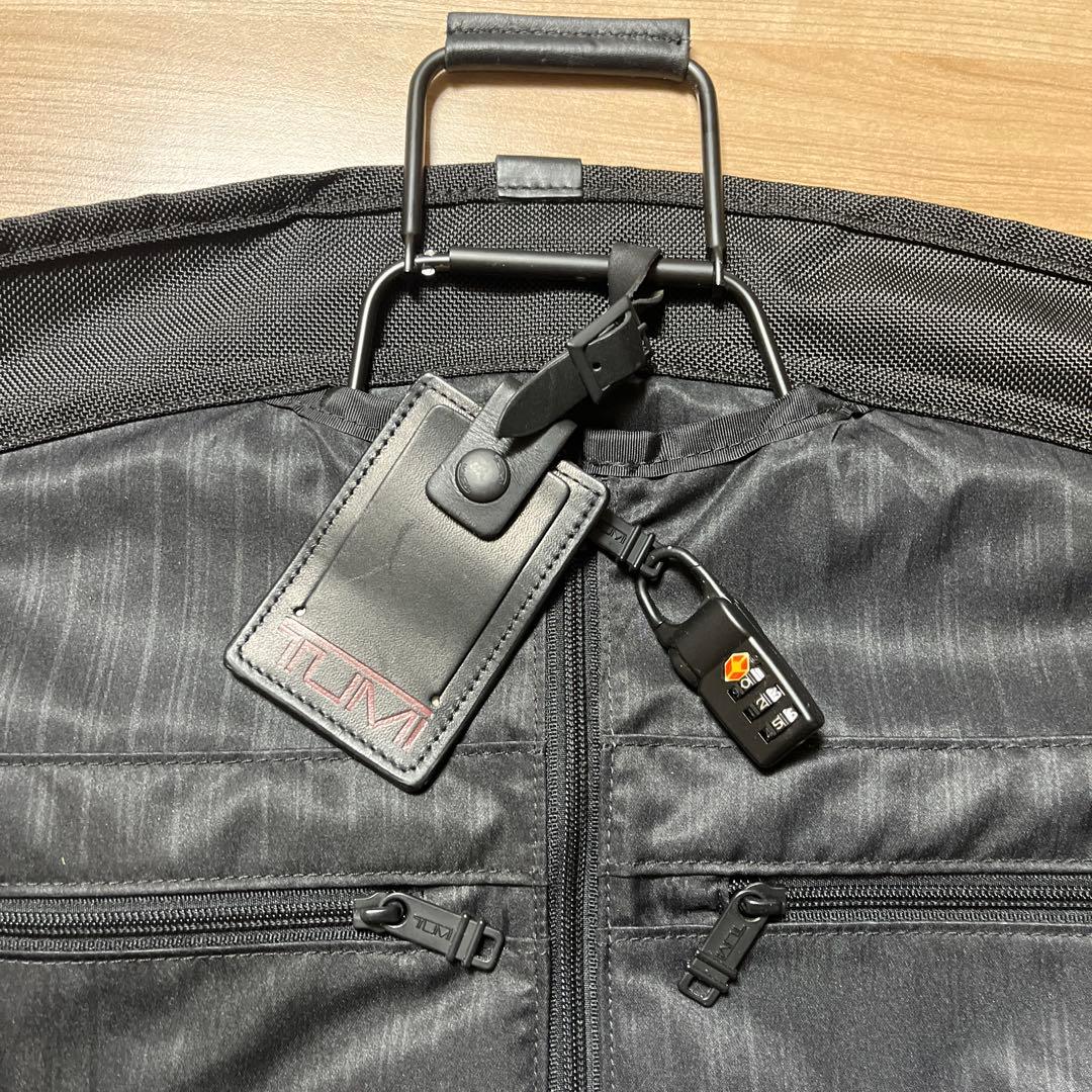 TUMI ガーメントバック