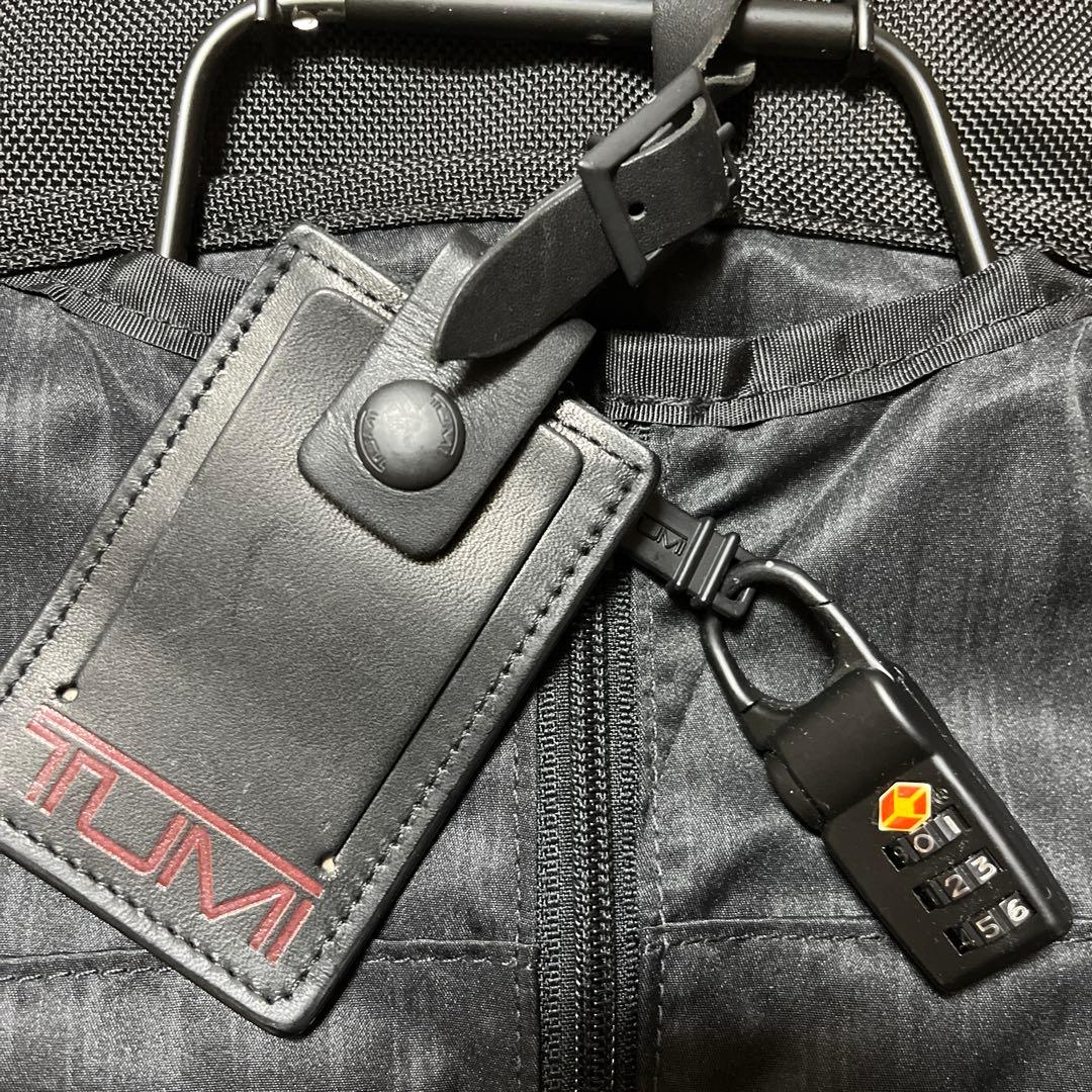 TUMI ガーメントバック