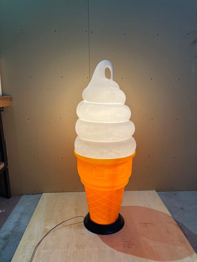 日世　ソフトクリーム　置物