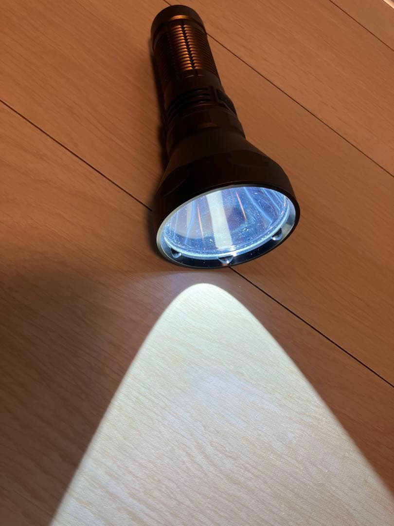 ThruNite Catapult PRO 懐中電灯 SFT70