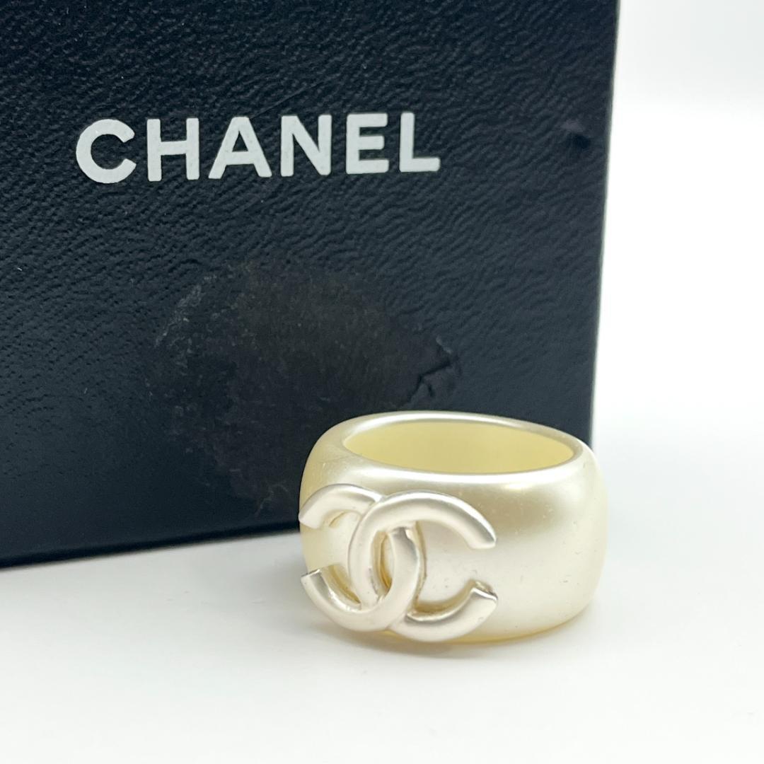 CHANEL シャネル ココマーク プラスチック リング クリーム シルバー