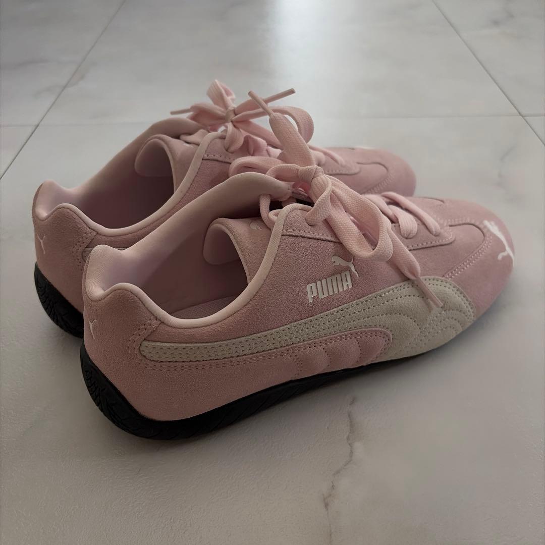 PUMA ピンク スエード スニーカー